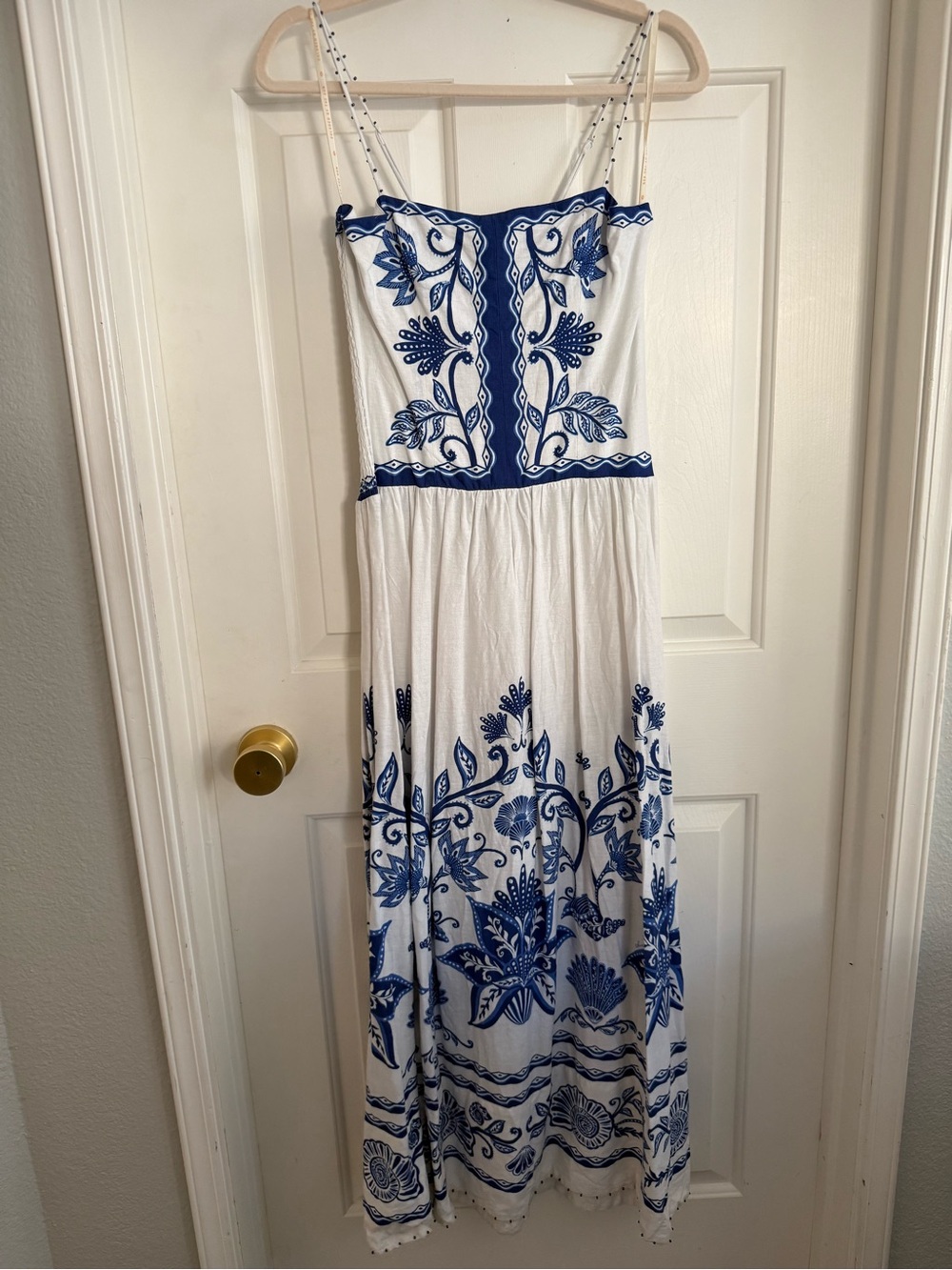 FARM Rio Shell Garden White & Blue Embroidered Sleeveless Maxi Dress